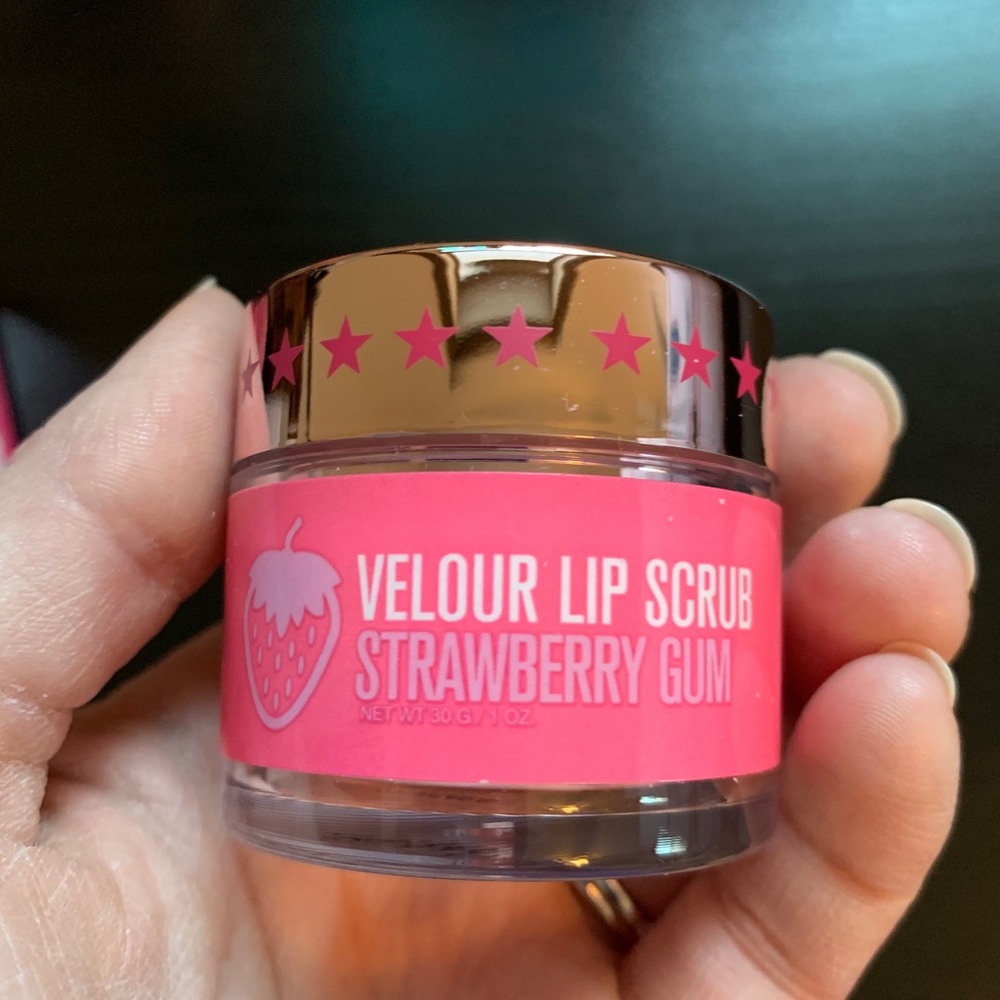Jeffree Star Lip Scrub - Strawberry Gum